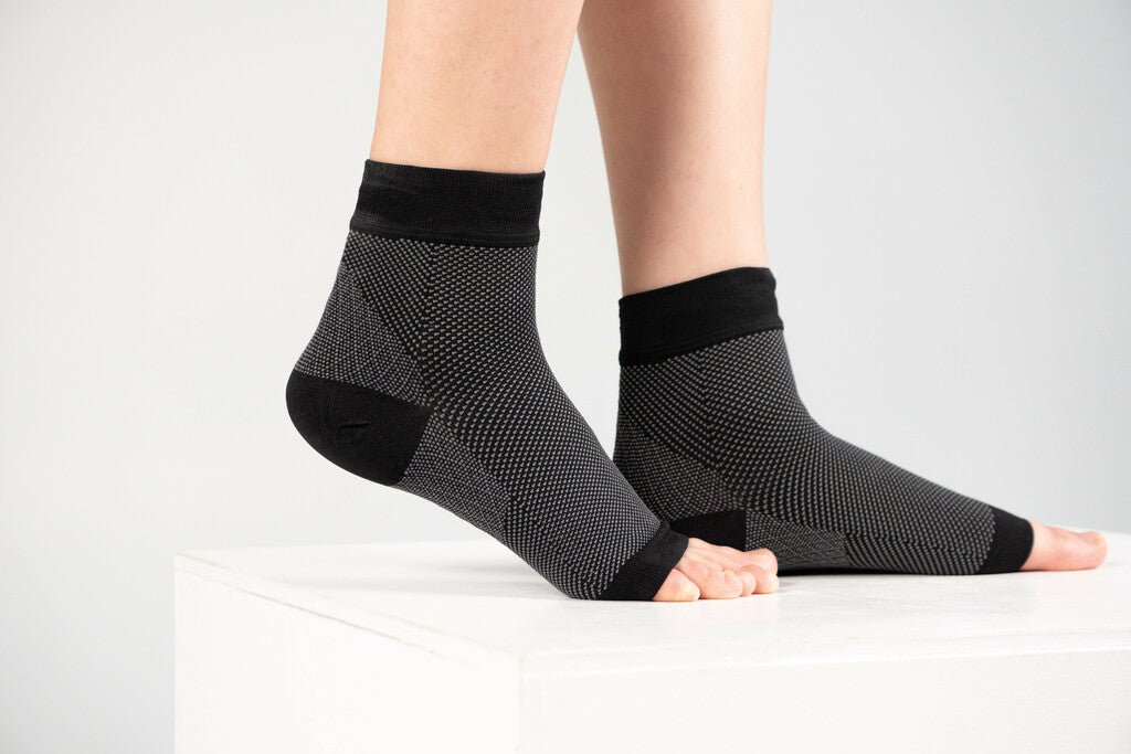 Ankle Health: When to Use Ankle Sleeves - aZengear